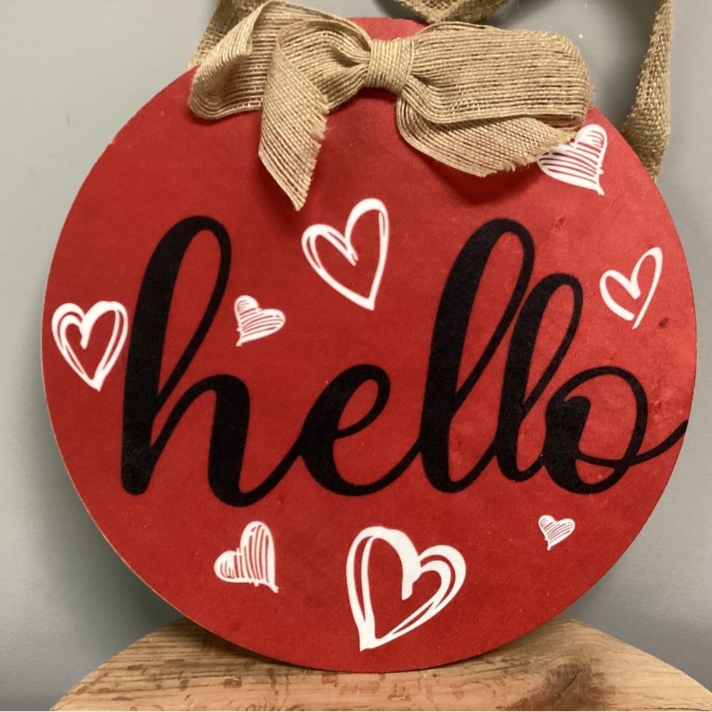 🔴 Wood Crafted “Hello” & ❤️ Sign - Painted and ready to hang - Really Nice Item - Picture 2 of 9